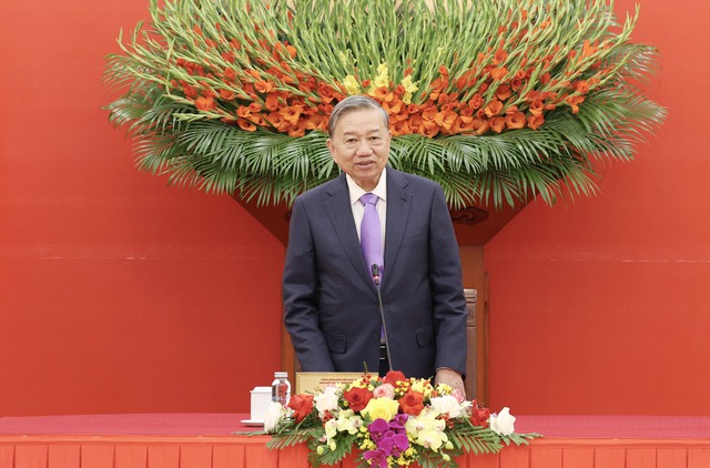 Tổng Bí thư Tô Lâm: Phấn đấu mỗi cá nhân phụ nữ Quân đội là một gương sáng- Ảnh 9. Tổng Bí thư Tô Lâm: Phấn đấu mỗi cá nhân phụ nữ Quân đội là một gương sáng- Ảnh 9.