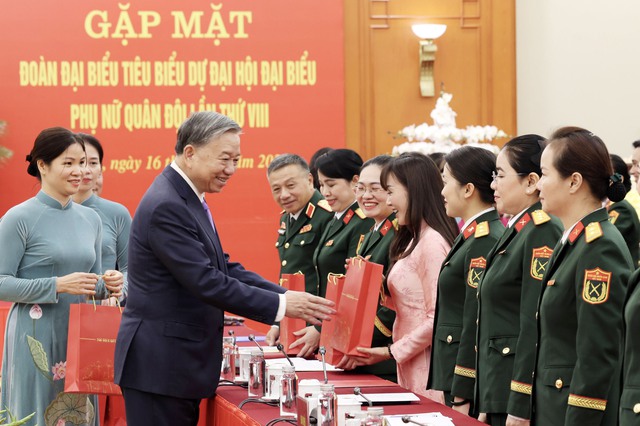 Tổng Bí thư Tô Lâm: Phấn đấu mỗi cá nhân phụ nữ Quân đội là một gương sáng- Ảnh 11. Tổng Bí thư Tô Lâm: Phấn đấu mỗi cá nhân phụ nữ Quân đội là một gương sáng- Ảnh 11.