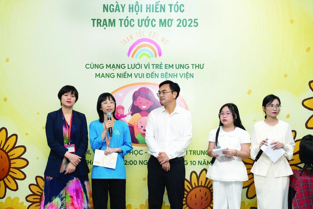 Cô gái "chiến đấu" với 2 bệnh ung thư vẫn chọn sống vì người khác- Ảnh 2. Cô gái "chiến đấu" với 2 bệnh ung thư vẫn chọn sống vì người khác- Ảnh 2.