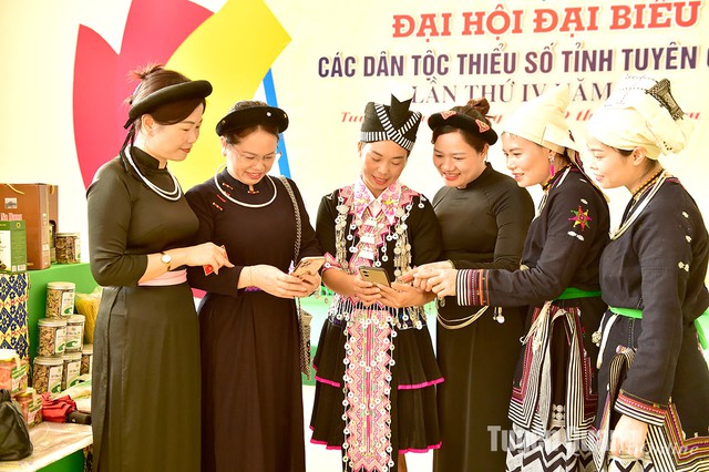 Nâng cao năng lực số cho cán bộ nữ ở miền Trung - Tây Nguyên: Cần chiến lược đồng bộ và nhạy cảm giới- Ảnh 3.