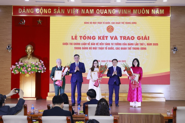 Đảng bộ MTTQ, các đoàn thể Trung ương trao giải Cuộc thi chính luận về bảo vệ nền tảng tư tưởng của Đảng lần thứ I- Ảnh 2. Đảng bộ MTTQ, các đoàn thể Trung ương trao giải Cuộc thi chính luận về bảo vệ nền tảng tư tưởng của Đảng lần thứ I- Ảnh 2.