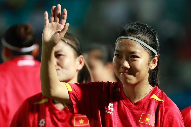 Đội tuyển bóng đá nữ Việt Nam tri ân HLV Mai Đức Chung, gửi lời cảm ơn người hâm mộ- Ảnh 2. Đội tuyển bóng đá nữ Việt Nam tri ân HLV Mai Đức Chung, gửi lời cảm ơn người hâm mộ- Ảnh 2.