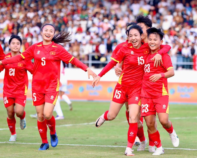 Đội tuyển bóng đá nữ Việt Nam tri ân HLV Mai Đức Chung, gửi lời cảm ơn người hâm mộ- Ảnh 6. Đội tuyển bóng đá nữ Việt Nam tri ân HLV Mai Đức Chung, gửi lời cảm ơn người hâm mộ- Ảnh 6.