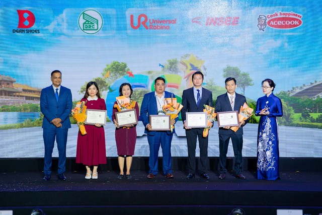 Acecook Việt Nam 3 năm liên tiếp được vinh danh Top 100 doanh nghiệp bền vững- Ảnh 1. Acecook Việt Nam 3 năm liên tiếp được vinh danh Top 100 doanh nghiệp bền vững- Ảnh 1.