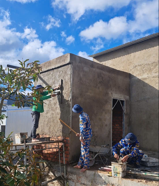 Phụ nữ Hải Quân tiếp sức "Chiến dịch Quang Trung" tại xã miền núi Tây Khánh Sơn- Ảnh 1. Phụ nữ Hải Quân tiếp sức "Chiến dịch Quang Trung" tại xã miền núi Tây Khánh Sơn- Ảnh 1.