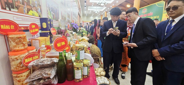 Phụ nữ xứ Lạng khoe đặc sản vùng cao tại Đại hội Nông dân tỉnh- Ảnh 7. Phụ nữ xứ Lạng khoe đặc sản vùng cao tại Đại hội Nông dân tỉnh- Ảnh 7.