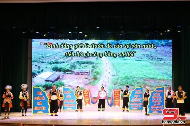 10 dấu ấn nổi bật của Hội LHPN tỉnh Sơn La giai đoạn 2021-2025- Ảnh 8. 10 dấu ấn nổi bật của Hội LHPN tỉnh Sơn La giai đoạn 2021-2025- Ảnh 8.