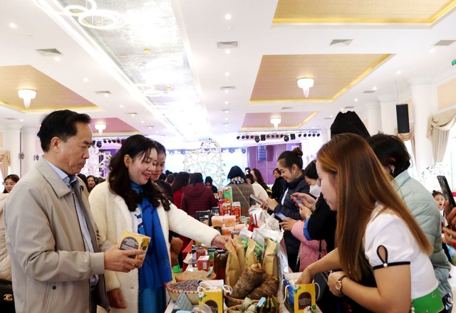 Phụ nữ Lai Châu nỗ lực phát triển bền vững trong kỷ nguyên mới- Ảnh 10.