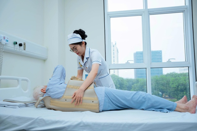 Phụ nữ Bệnh viện Quân y 103 phát huy tinh thần đoàn kết, nhân ái trong công tác Hội- Ảnh 3. Phụ nữ Bệnh viện Quân y 103 phát huy tinh thần đoàn kết, nhân ái trong công tác Hội- Ảnh 3.