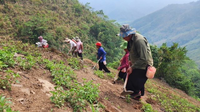 Loa truyền thanh, nhịp cầu thông tin bền bỉ nơi vùng sâu, vùng xa- Ảnh 1. Loa truyền thanh, nhịp cầu thông tin bền bỉ nơi vùng sâu, vùng xa- Ảnh 1.