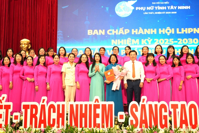 Phụ nữ Tây Ninh quyết tâm viết tiếp trang phát triển mới- Ảnh 7.