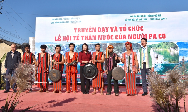 Niềm vui của người Pa Cô khi Lễ hội Tế thần nước được hồi sinh- Ảnh 4.