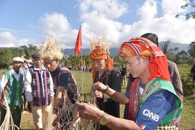 Từ lễ hội tế thần nước của người Pa Cô: Thanh niên đã bắt đầu vào cuộc- Ảnh 2.