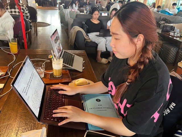 Những cô gái trẻ nỗ lực gìn giữ văn hóa Mường- Ảnh 1.