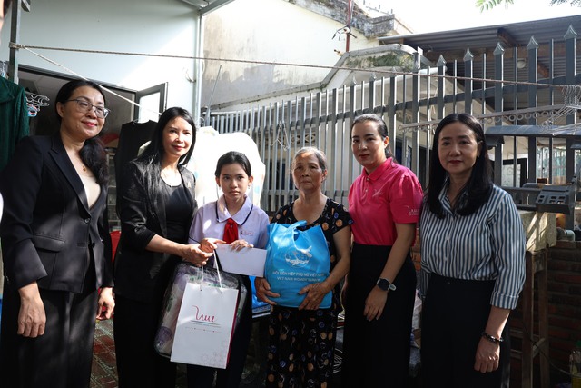 Lãnh đạo Hội LHPN Việt Nam thăm, động viên phụ nữ vùng lũ Khánh Hòa- Ảnh 3.