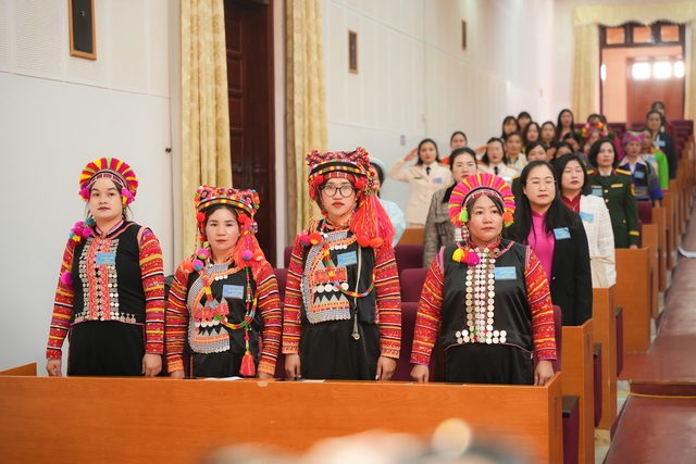 Khai mạc Phiên thứ nhất Đại hội đại biểu Phụ nữ tỉnh Lai Châu lần thứ XIII, nhiệm kỳ 2025–2030- Ảnh 1.