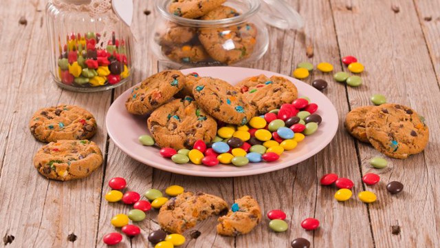 Hà Nội siết chặt thị trường bánh kẹo Tết, bảo vệ sức khỏe người tiêu dùng- Ảnh 2.