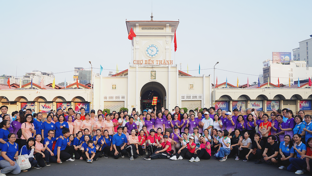 Giải đi bộ quanh chợ Bến Thành gây quỹ hơn 900 triệu đồng hỗ trợ người nghèo- Ảnh 11.