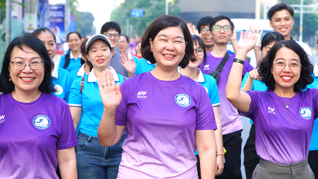 Giải đi bộ quanh chợ Bến Thành gây quỹ hơn 900 triệu đồng hỗ trợ người nghèo- Ảnh 9.