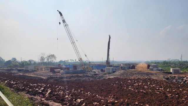 Cầu Hồng Hà tạo động lực kết nối giao thông, phát triển vùng ven Thủ đô- Ảnh 2.