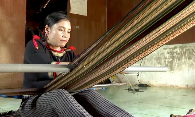 Phụ nữ dân tộc thiểu số và miền núi Đắk Lắk nâng cao năng lực kết nối thị trường cho sản phẩm truyền thống- Ảnh 1.