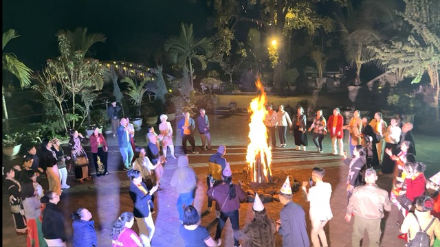 Bỏ hủ tục, xây dựng nếp sống mới ở Bản Thẳm- Ảnh 2.