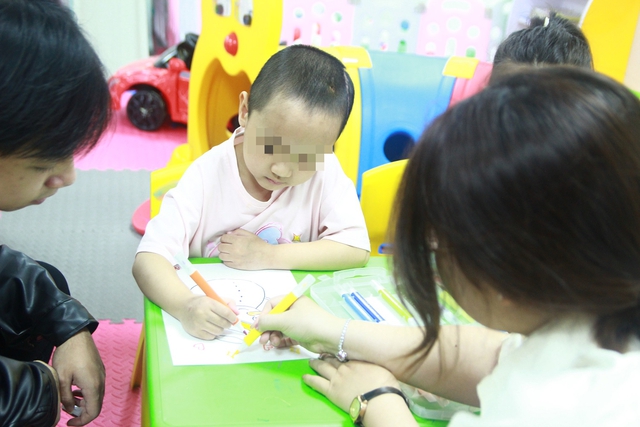 Mang Giáng sinh ấm áp đến với các bệnh nhi- Ảnh 3.