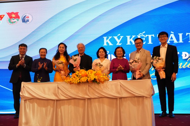 Quỹ Học bổng Vừ A Dính tiếp tục triển khai dự án "Mở đường đến tương lai - Thế hệ mới" cho nữ sinh DTTS- Ảnh 3.