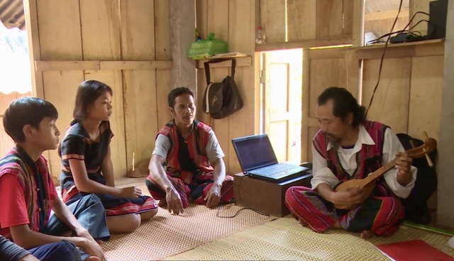 Những "hạt nhân" gìn giữ hồn cốt văn hóa ở Quảng Trị- Ảnh 1.