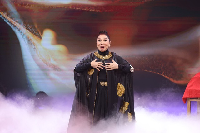 NSND Bạch Tuyết rất tích cực đưa nghệ thuật truyền thống lên nền tảng số