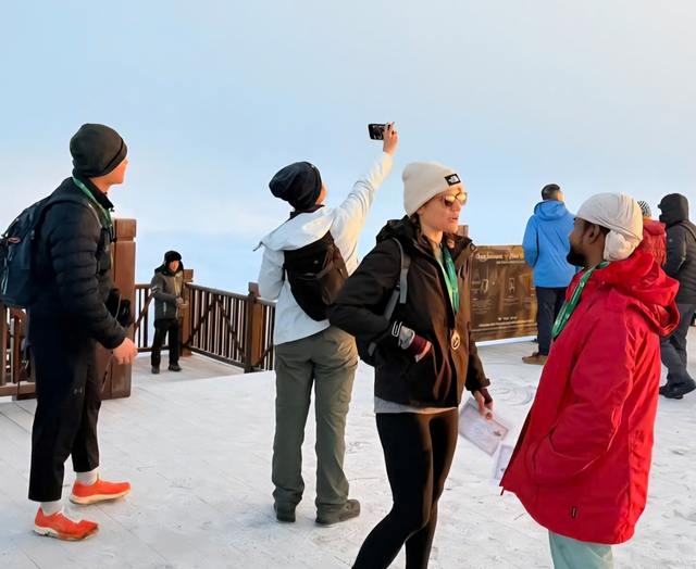 Băng giá phủ trắng đỉnh Fansipan ngày Giáng sinh- Ảnh 3.