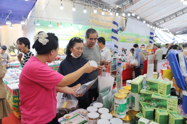 Sản phẩm OCOP miền núi phía Bắc thu hút người tiêu dùng TPHCM- Ảnh 2.