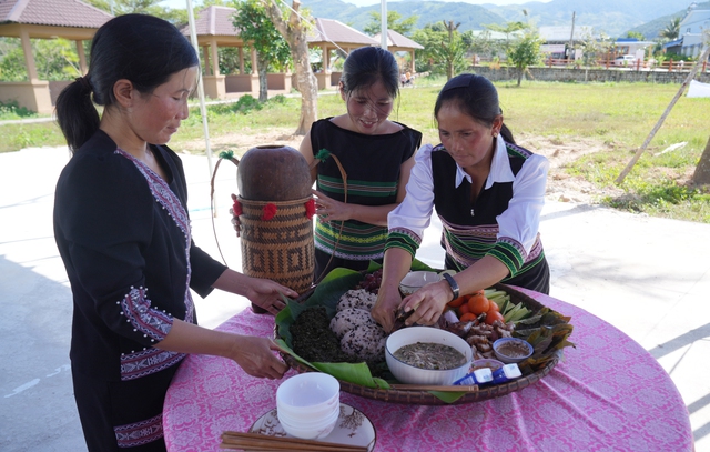 Những món ăn đậm đà hương vị núi rừng được làm từ bàn tay khéo léo của phụ nữ M'Nông