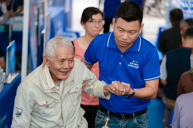 Hòa Minzy ra mắt MV mang chất liệu truyền thống, lan tỏa khát vọng "vì một Việt Nam khỏe mạnh"- Ảnh 3.