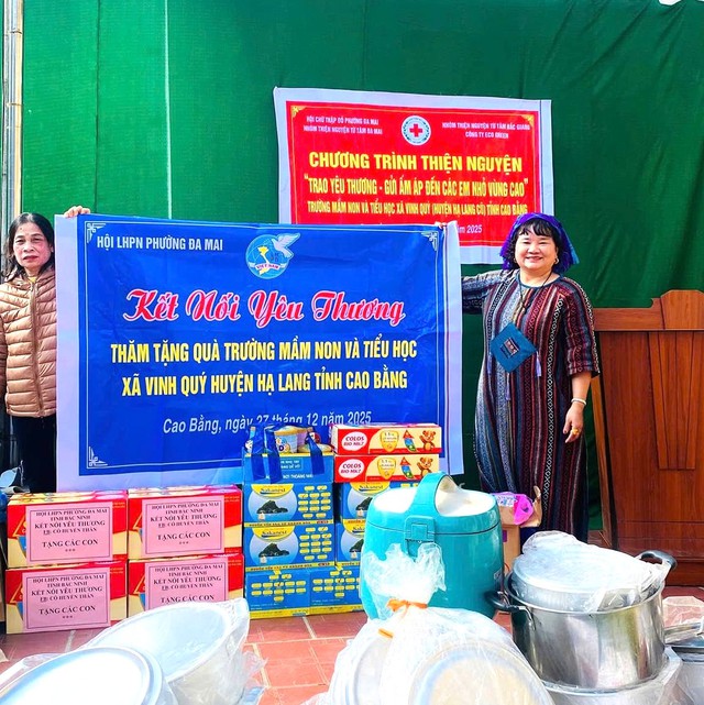 Bắc Ninh: Phụ nữ phường Đa Mai mang yêu thương đến với trẻ em khó khăn tỉnh Cao Bằng- Ảnh 2.