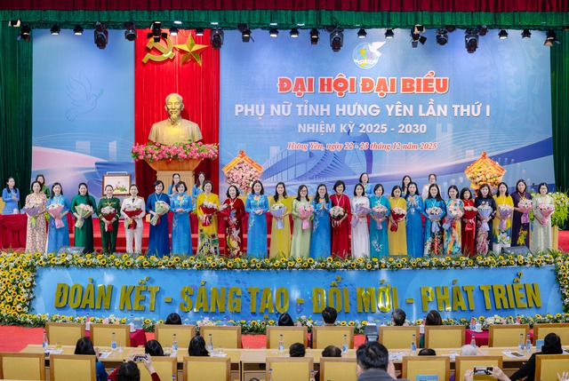 Những hình ảnh đáng nhớ của Đại hội đại biểu Phụ nữ tỉnh Hưng Yên lần thứ I- Ảnh 18.