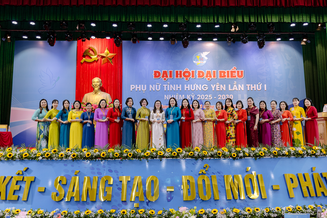 Những hình ảnh đáng nhớ của Đại hội đại biểu Phụ nữ tỉnh Hưng Yên lần thứ I- Ảnh 7.