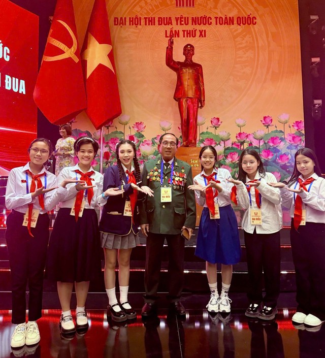 Nữ sinh Cao Bằng - 1 trong 5 đại biểu nhỏ tuổi nhất tại Đại hội Thi đua yêu nước toàn quốc lần thứ XI- Ảnh 1.