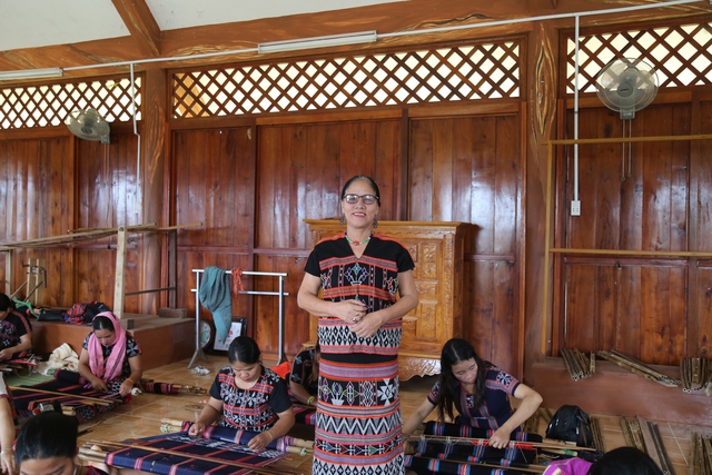 Giữ hồn Zèng để người dân sống được bằng nghề truyền thống- Ảnh 1.