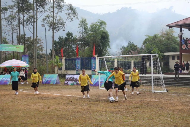 Giải bóng đá nữ thúc đẩy bình đẳng giới cho phụ nữ dân tộc thiểu số- Ảnh 3. Giải bóng đá nữ thúc đẩy bình đẳng giới cho phụ nữ dân tộc thiểu số- Ảnh 3.