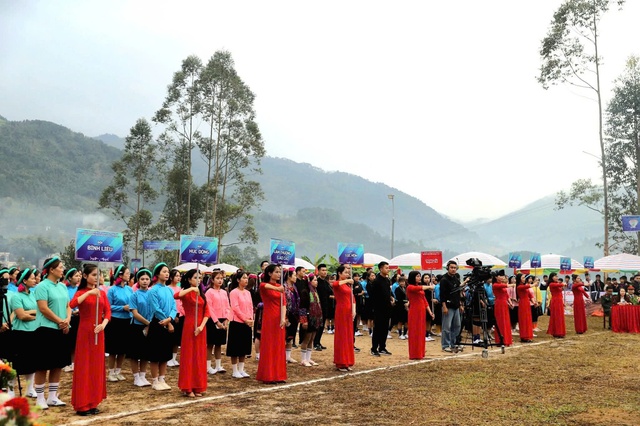 Giải bóng đá nữ thúc đẩy bình đẳng giới cho phụ nữ dân tộc thiểu số- Ảnh 2. Giải bóng đá nữ thúc đẩy bình đẳng giới cho phụ nữ dân tộc thiểu số- Ảnh 2.