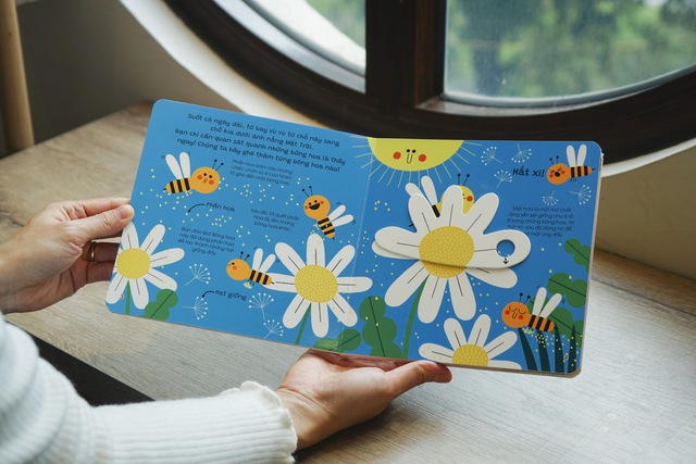 Sách có các chi tiết được gia công, thiết kế sáng tạo giúp trẻ nhỏ dễ dàng tương tác và khám phá những kiến thức thú vị.