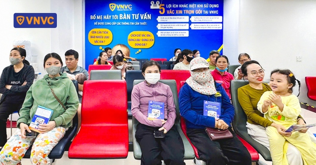 Đắk Lắk: Tiêm miễn phí vắc-xin uốn ván và huyết thanh kháng độc tố uốn ván cho người dân vùng ngập lụt- Ảnh 2.