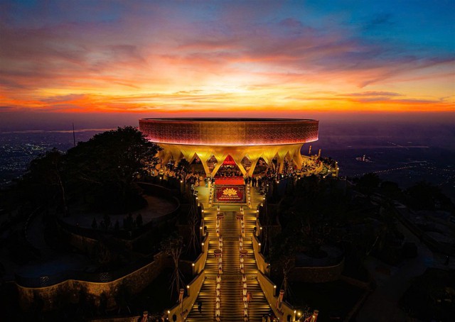 Núi Bà Đen, Tây Ninh tổ chức Lễ an vị Tôn tượng Đức Phật Câu Na Hàm Mâu Ni- Ảnh 5.