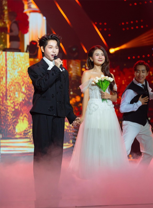 NSND Thu Huyền và dàn sao tham gia “Chào năm mới 2026 - Bản giao hưởng Việt Nam”- Ảnh 1. NSND Thu Huyền và dàn sao tham gia “Chào năm mới 2026 - Bản giao hưởng Việt Nam”- Ảnh 1.