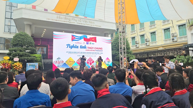 Triển lãm “Nghĩa tình thủy chung” thắt chặt mối quan hệ hữu nghị Việt Nam - Cuba- Ảnh 3.