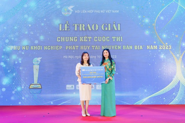 SHB nhận Bằng khen vì đạt nhiều thành tích trong Hỗ trợ phụ nữ khởi nghiệp
- Ảnh 1. SHB nhận Bằng khen vì đạt nhiều thành tích trong Hỗ trợ phụ nữ khởi nghiệp
- Ảnh 1.