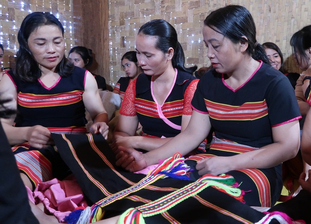 Làng biên giới Đăk Răng rộn ràng phục dựng Lễ mừng lúa mới- Ảnh 10.