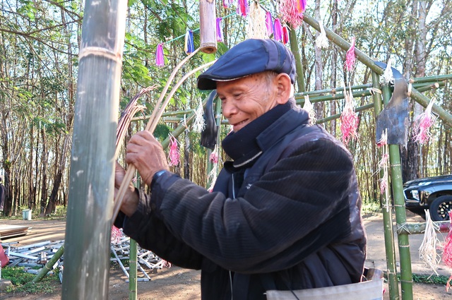 Làng biên giới Đăk Răng rộn ràng phục dựng Lễ mừng lúa mới- Ảnh 2.