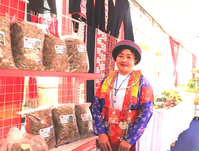 Tuyên Quang: Hành trình bài trừ hủ tục ở xã Khâu Vai- Ảnh 1.